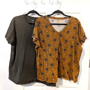 Pair of XL Sonoma t-shirts